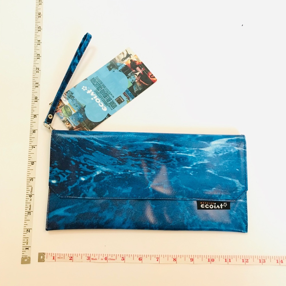 Ecoist Clutch Wristlet in Ocean Blue - Picture 2 of 6